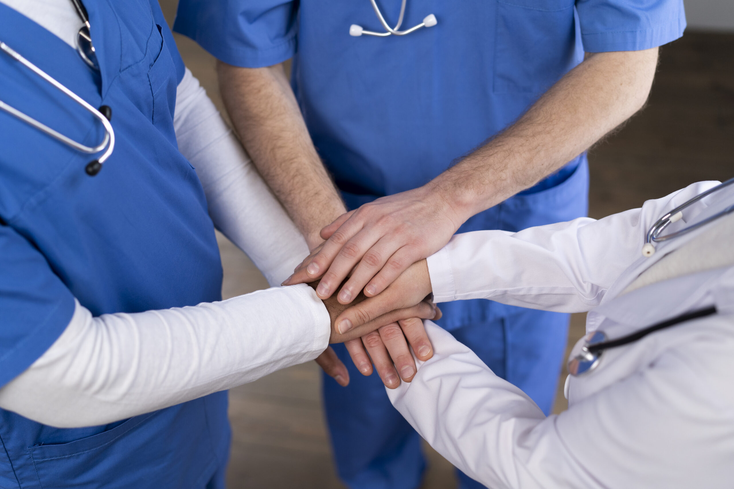 Equipo de salud listo para la jornada